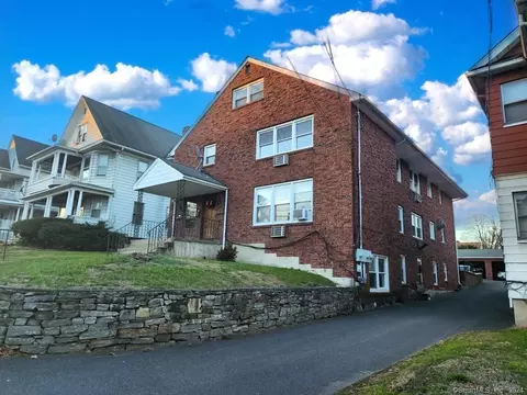 54 Freeman St, Hartford, CT 06114