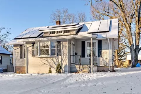 38 Kensington St, Manchester, CT 06040