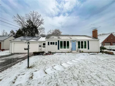176 Farmington Ave, Plainville, CT 06062