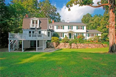 380 Webbs Hill Rd, Stamford, CT 06903