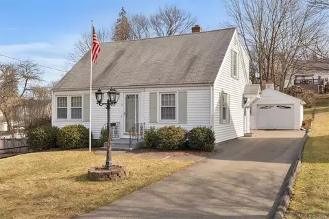 12 Terrace Gdns, Meriden, CT 06451
