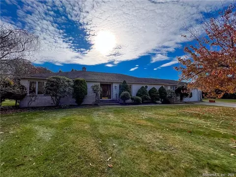 17 Salvatore Dr, North Haven, CT 06473