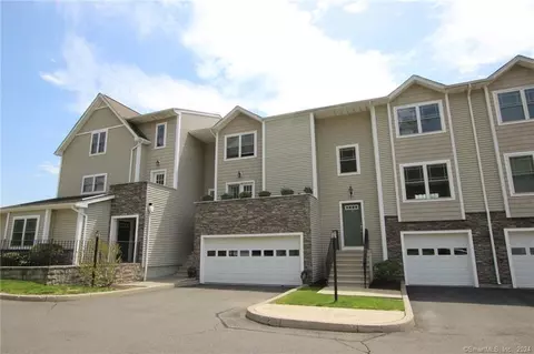 33 Stetson Pl #33, Danbury, CT 06811