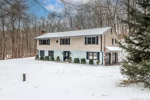 69 Cedar Hill Rd, Newtown, CT 06470