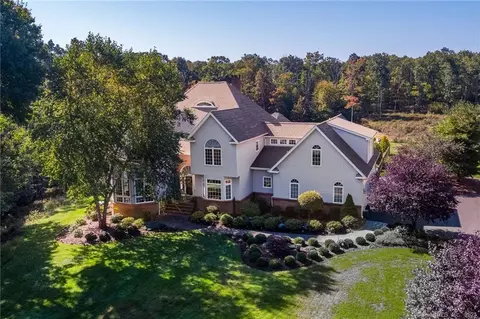 217 Devonshire Ln, Madison, CT 06443
