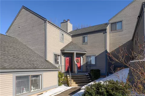 533 Pilgrim Hbr #533, Wallingford, CT 06492