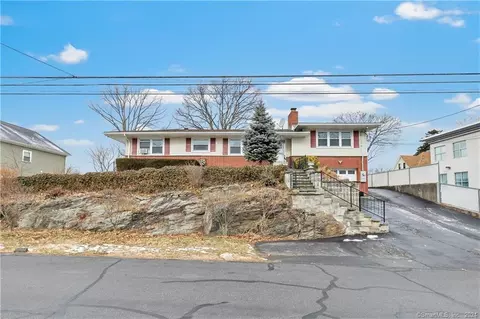 128 Birmingham St, Bridgeport, CT 06606