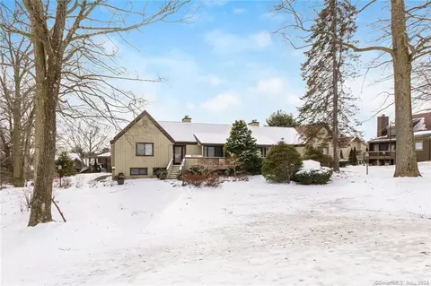 163 Bison Ln #B, Stratford, CT 06614