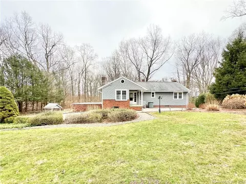 48 Park Ave, Shelton, CT 06484