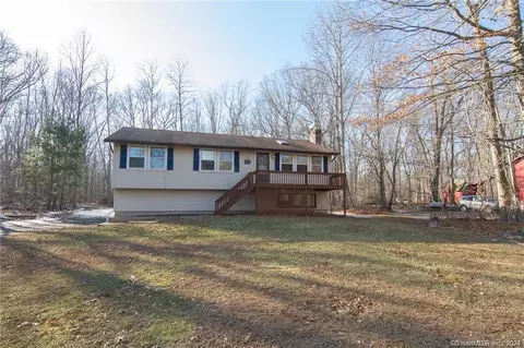 99 Airline Rd, Clinton, CT 06413