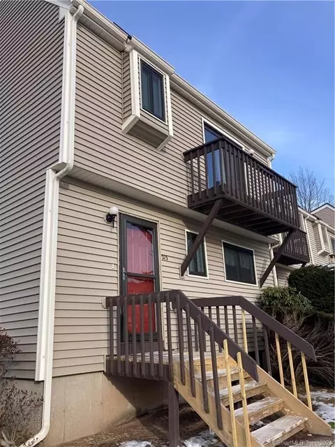 560 Yale Ave #215, Meriden, CT 06450