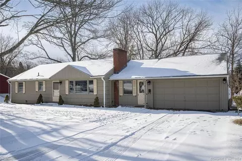 45 Crestwood Dr, Bristol, CT 06010
