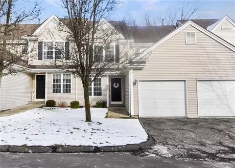 1405 Sienna Dr #1405, Danbury, CT 06810