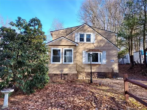 58 Montano Rd, Glastonbury, CT 06033