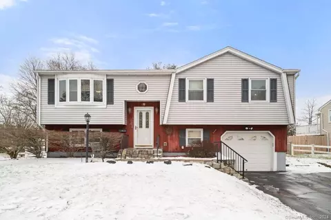 80 Knob Hill Rd, Meriden, CT 06451
