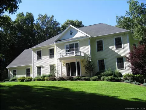 150 Wildrose Rd, Orange, CT 06477