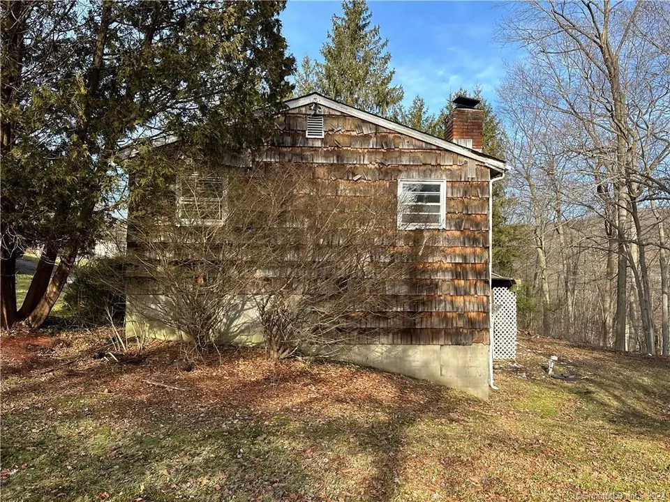 74 Hillandale Rd, Danbury, CT 06811 25 Photos Movoto