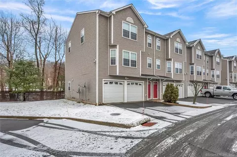 58 Leonard St #201, Meriden, CT 06451