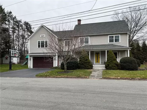 114 Middlebrook Dr, Fairfield, CT 06824