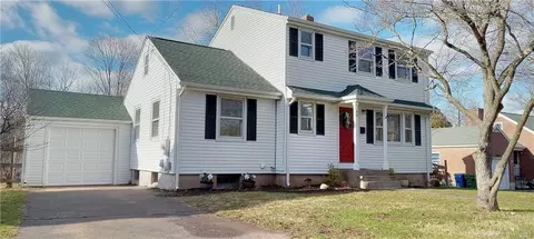 55 Bielefield Rd, Middletown, CT 06457