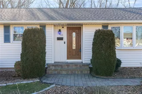 61 Augusta Dr, Newington, CT 06111