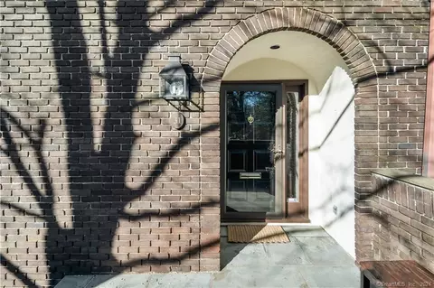 289 New Norwalk Rd #31, New Canaan, CT 06840