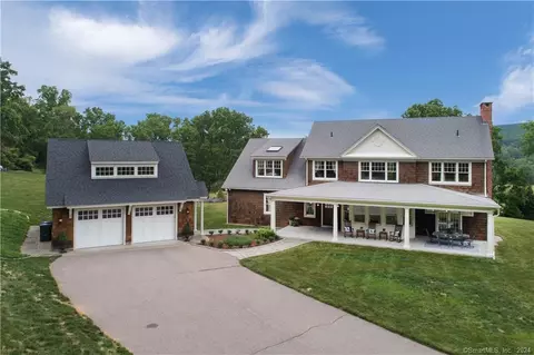 821 Millbrook Rd, Middletown, CT 06457