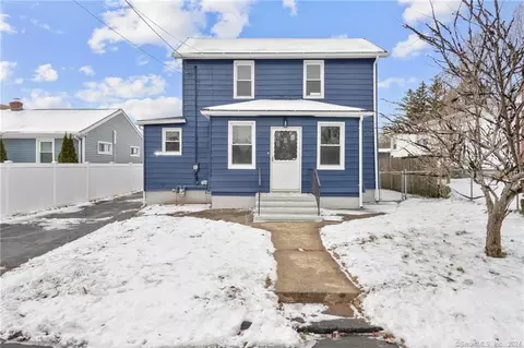 18 Gordon St, East Haven, CT 06512