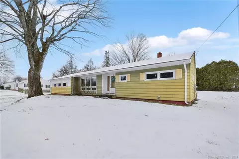 19 Holiday Ln, Enfield, CT 06082