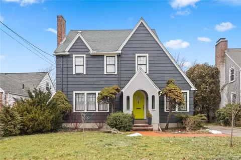 390 Fern St, West Hartford, CT 06119