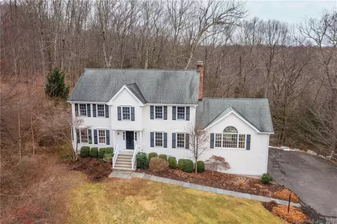 10 Mountain Manor Rd, Newtown, CT 06482