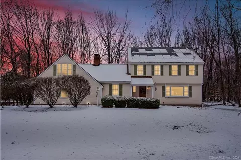 8 Ryan Rd, Tolland, CT 06084
