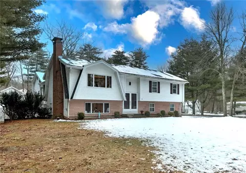 10 Paine Rd, Simsbury, CT 06070