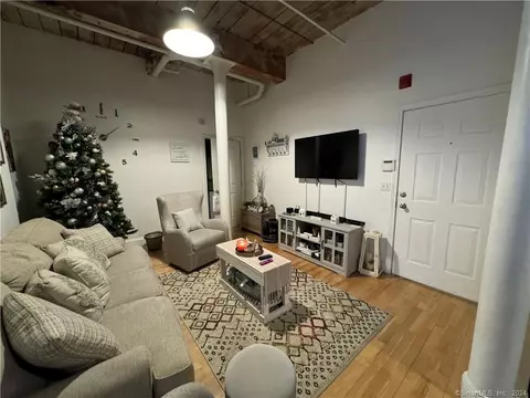 390 Charles St #116, Bridgeport, CT 06606