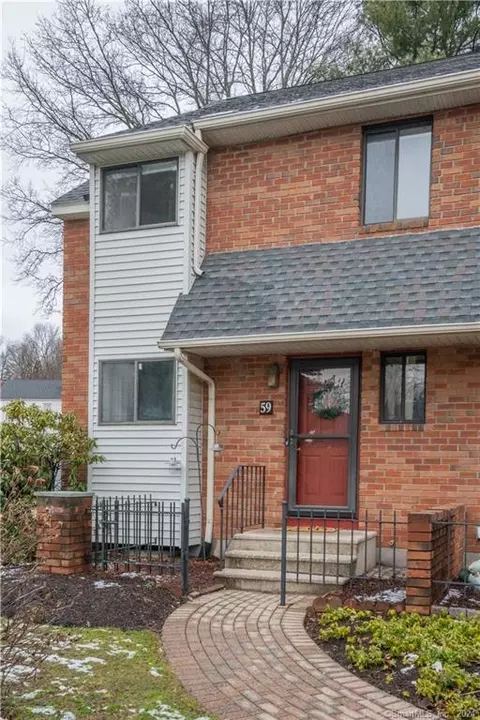 59 Danforth Ln #59, West Hartford, CT 06110