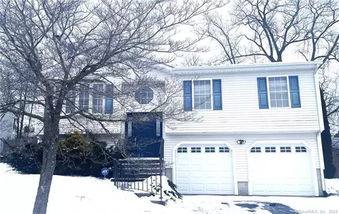 35 Andrea Dr, West Haven, CT 06516