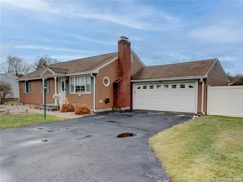 41 Sterling Dr, Berlin, CT 06037