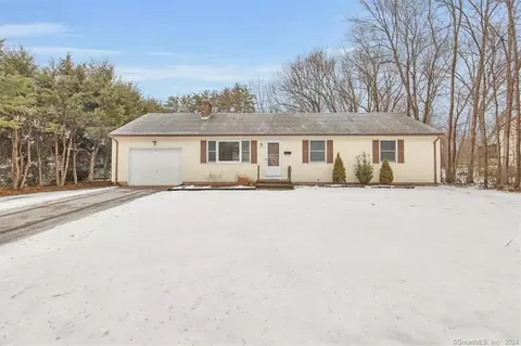 319 Woodland St, Manchester, CT 06042