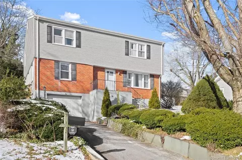 32 Perna Ln, Greenwich, CT 06878