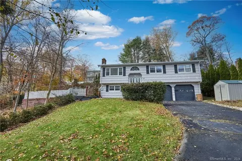 17 Turner Rd, Shelton, CT 06484