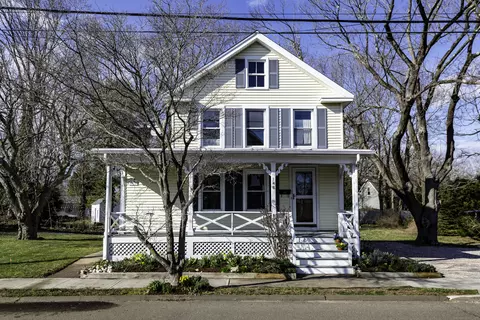 148 Broad St, Guilford, CT 06437