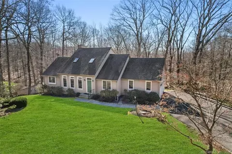 395 Barrack Hill Rd, Ridgefield, CT 06877