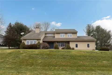 3 Wilbraham Ct, Branford, CT 06405