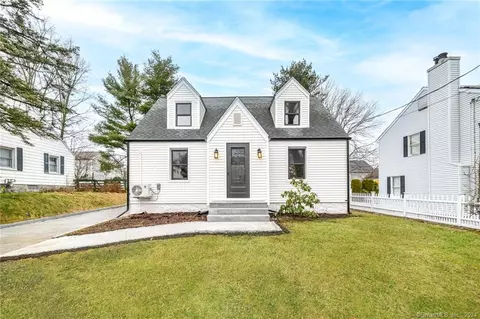 136 Crane St, Fairfield, CT 06824