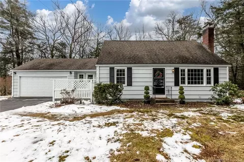57 Fernwood Dr, Simsbury, CT 06070