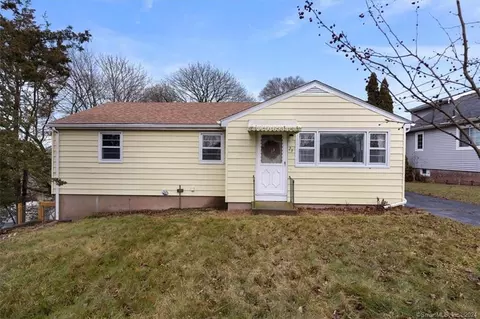 29 Lindberg St, East Haven, CT 06512
