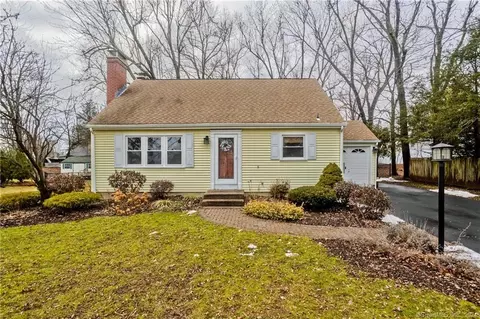 23 Second St, Suffield, CT 06078