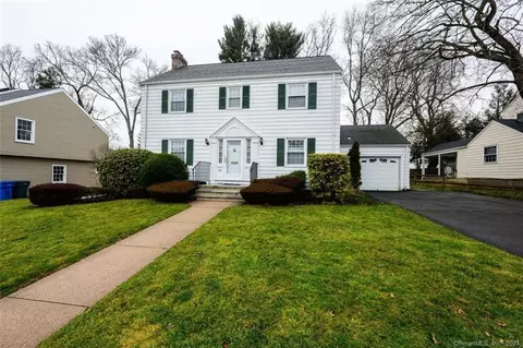 119 Carmalt Rd, Hamden, CT 06517