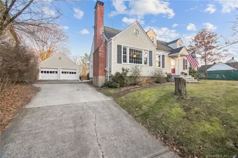 23 Megin Dr, Hamden, CT 06518