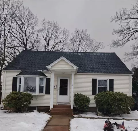 32 Little St, Manchester, CT 06040
